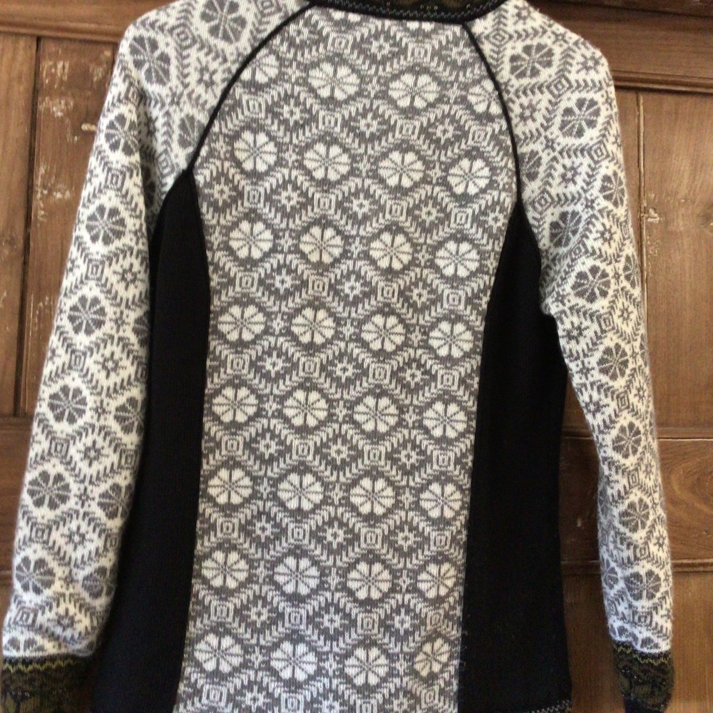 Icelandic zip sweater